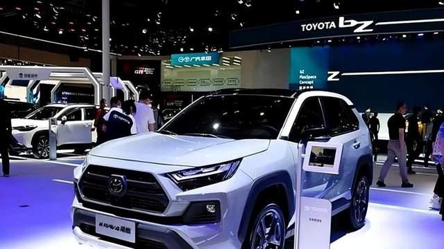 全面升级？全新RAV4荣放上市，限时15.18万起能大卖吗？
