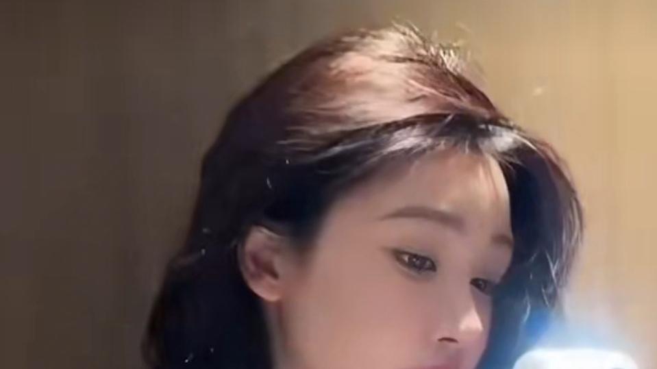 易梦玲的“师生恋”宇宙，从艺考大叔到音乐鬼才