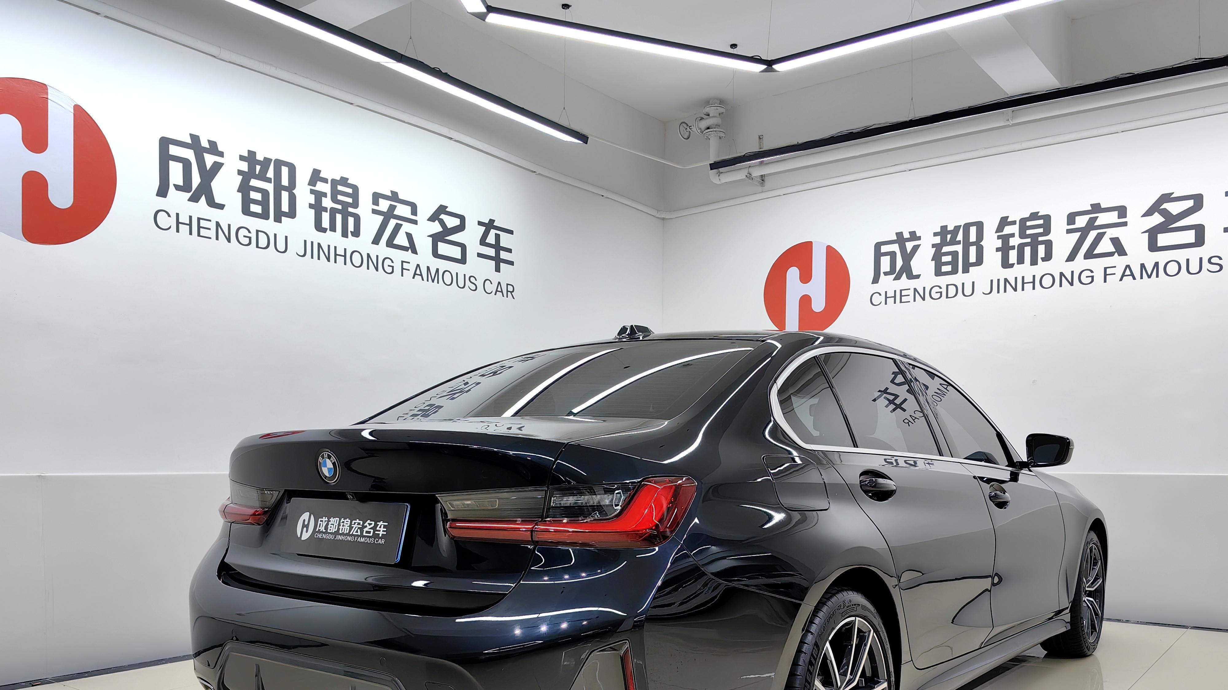 准新车况，宝马320Li M运动套装，21.3万圆你蓝天白云梦！