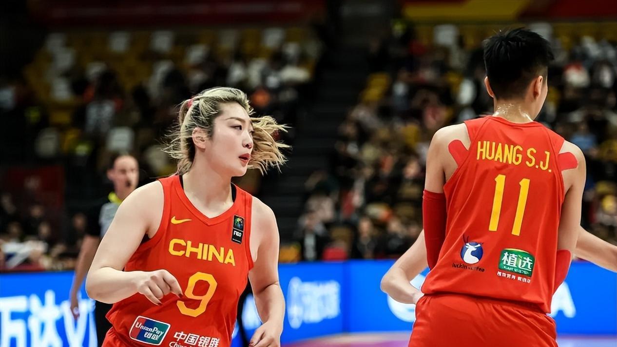 对宫鲁鸣主帅而言，这2人才是国家队的建队基石，其她人都是配角