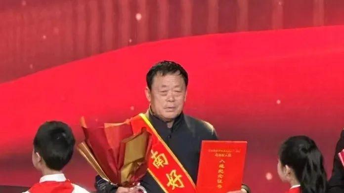 河南好人唐长友：以种业初心育希望   用爱心助学暖天中