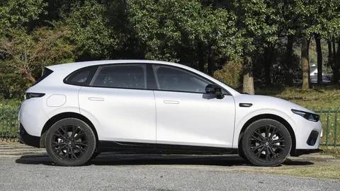 别再觉得只靠低价！零跑Lafa5 让 10 万级车也有豪华质感