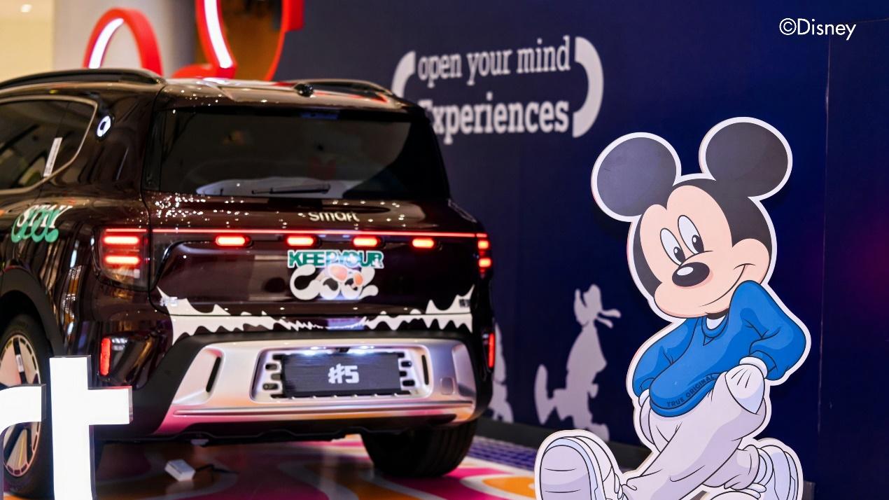 smart携手迪士尼中国秀临长沙 「灵动出奇 城市漫游」共览湘江奇景