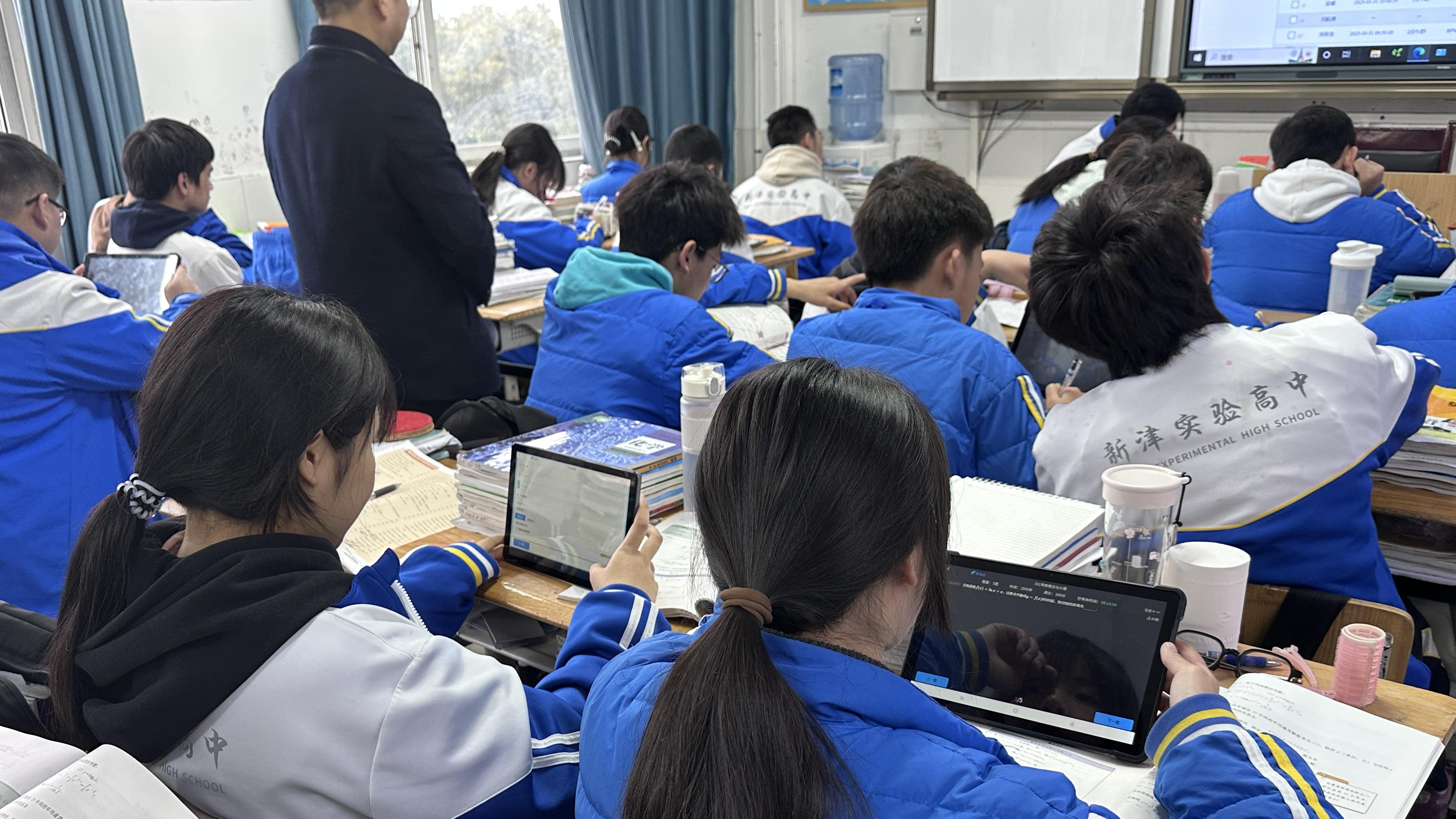 学校变了！当AI走进课堂，孩子的学习方式彻底颠覆！