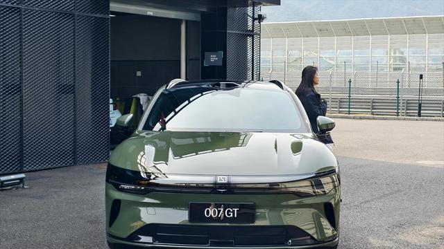 007 GT——集极致性能与顶级安全于一身的电动猎跑