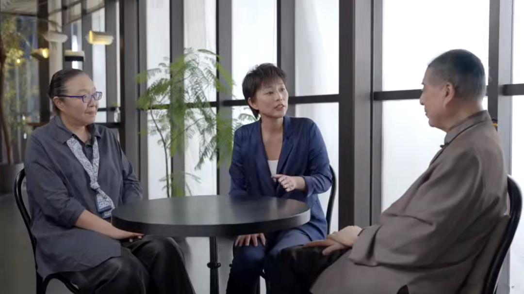 宝藏节目回归，《第一人称复数》第三季开播，第一集周轶君请来了董宇辉和项飙