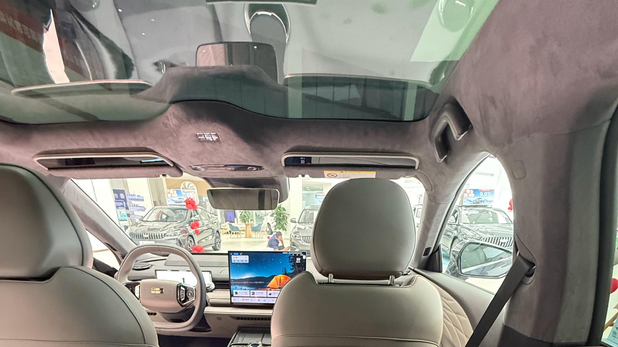 吉利发布豪车，长超5米超级混动，13万预售真有点“离谱”！