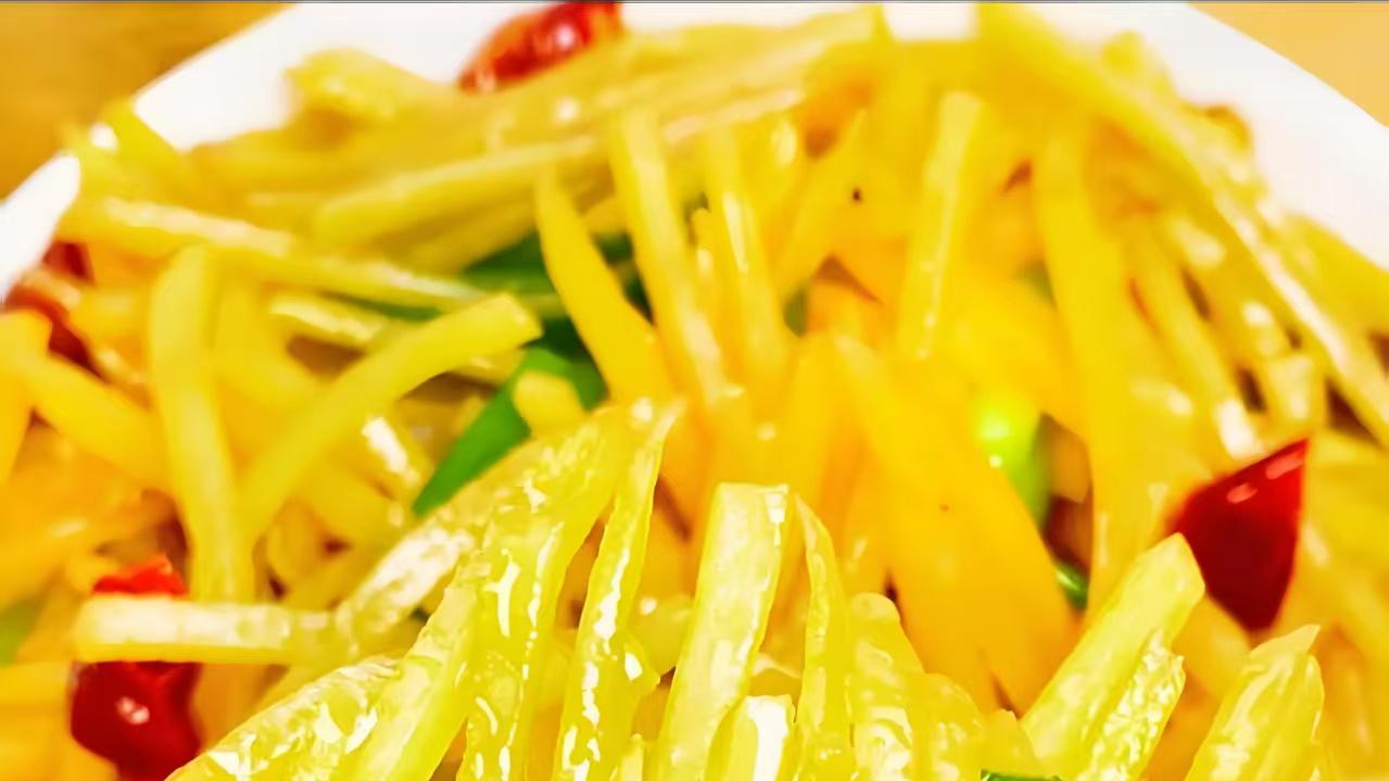 家常酸辣土豆丝，这样做才够味！