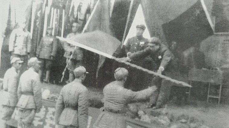 第四野战军广西剿匪遇挫，悍将陈明仁临危受命：这是21兵团翻身仗