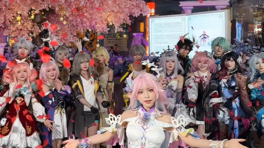 黄金裔全员出现在三次元！上海快闪让玩家感动：这才是包饺子结局