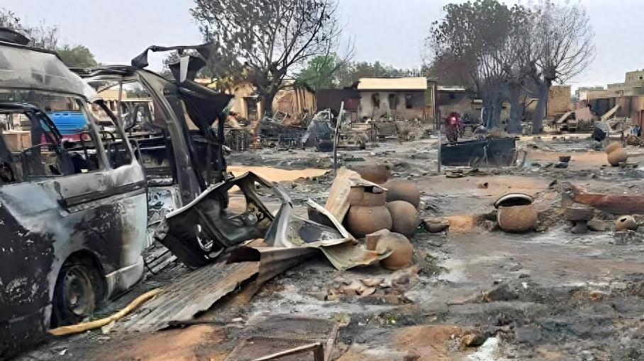 卫星拍下“土壤被鲜血染红”，苏丹北达尔的大屠杀为何被漠视？