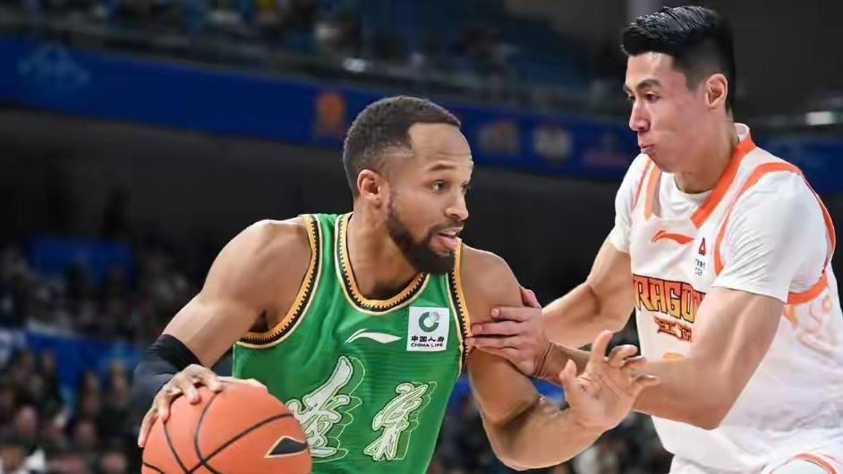 篮球速递：辽篮23次失误，负江苏！广厦新援给力，赢球有短板！