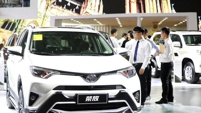 燃油车市场回暖！4 月 27 款销量破万，轩逸夺魁，CR-V 跌出前十