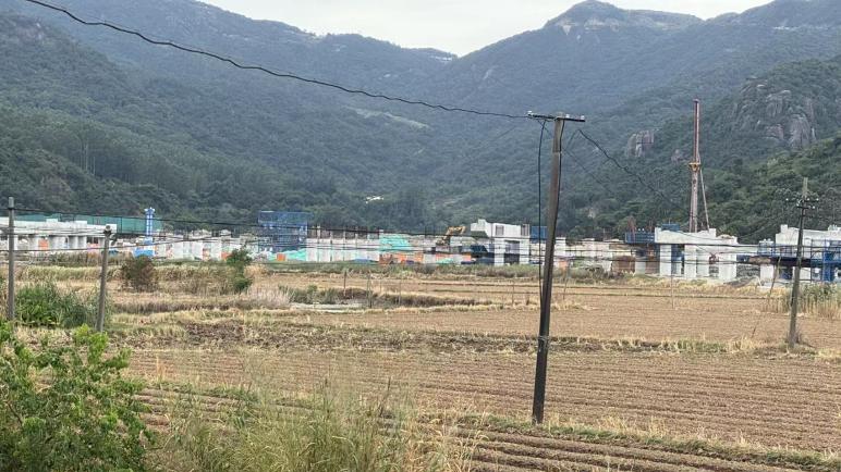 总包失责，讨薪无门：五亿工程款拖欠谁为农民工兜底？