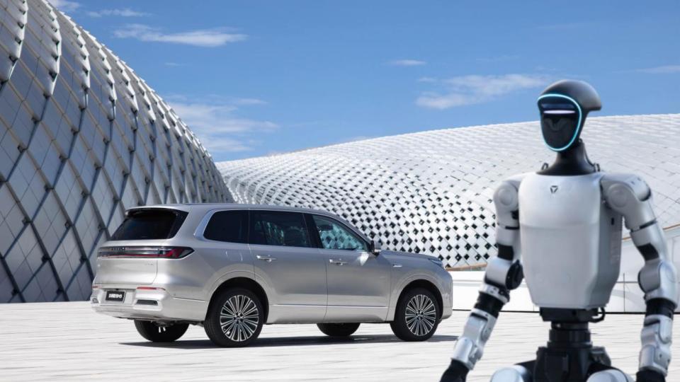 空间与智能都想要？看看新上市的吉利银河M9