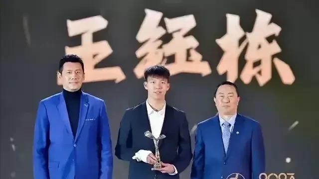 U20亚洲杯一战封神，德乙榜首球队报价国青队员王钰栋