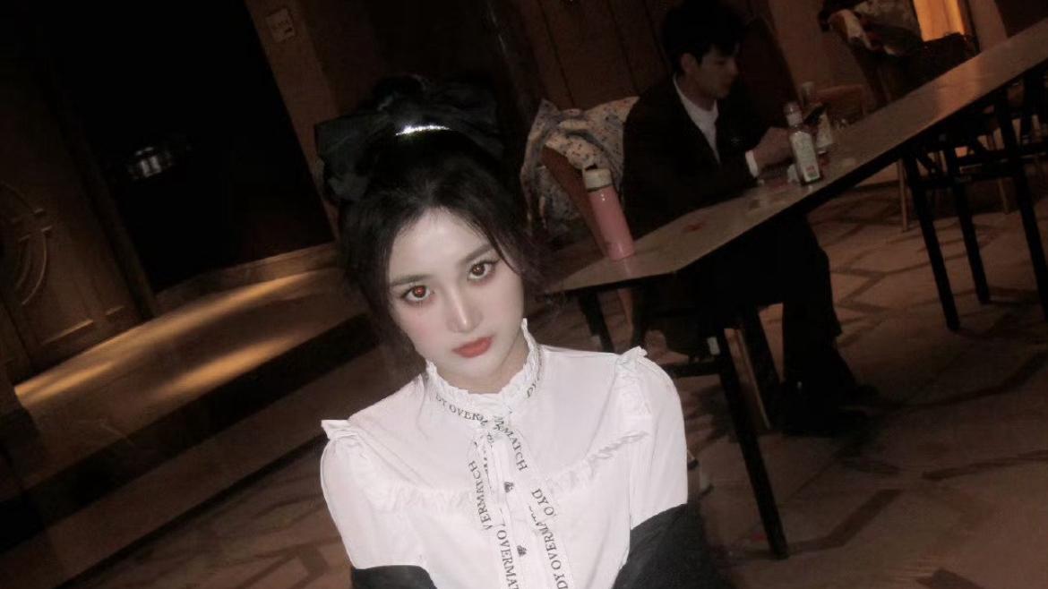 #短剧女演员杨珊子拍戏遇极端天气#