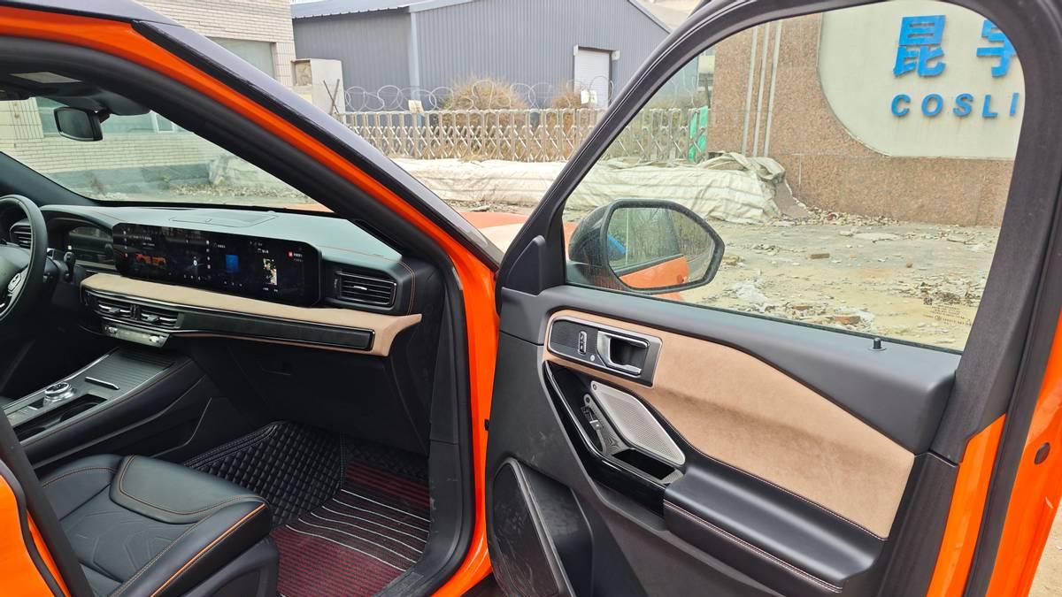 不仅动力充沛，探险者还有硬核越野实力