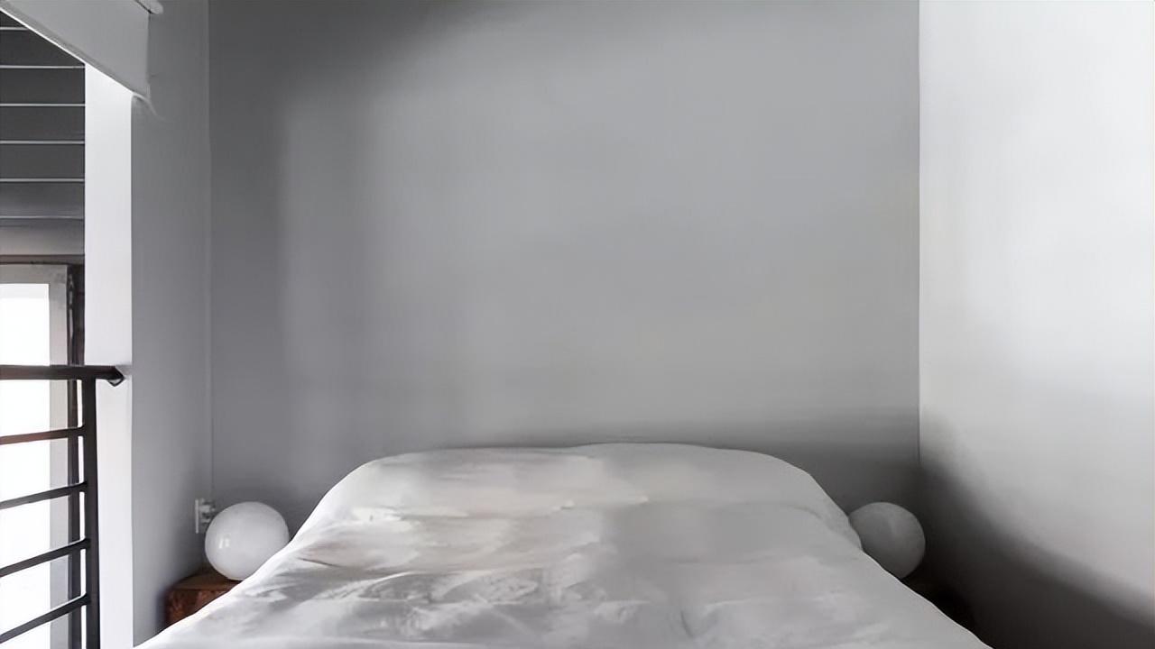 55㎡小户型面积不大，却费尽心思装成复式楼，虽然拥挤但真心漂亮！