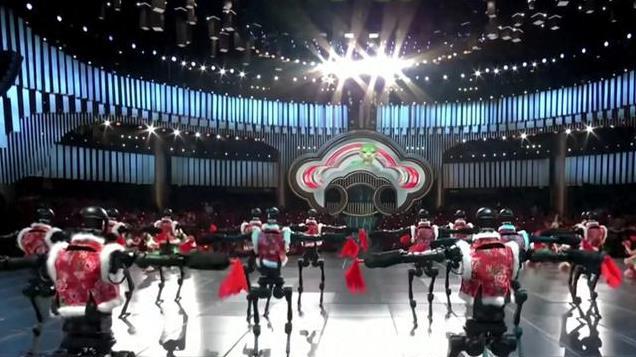 2025年春晚舞台上的机器人