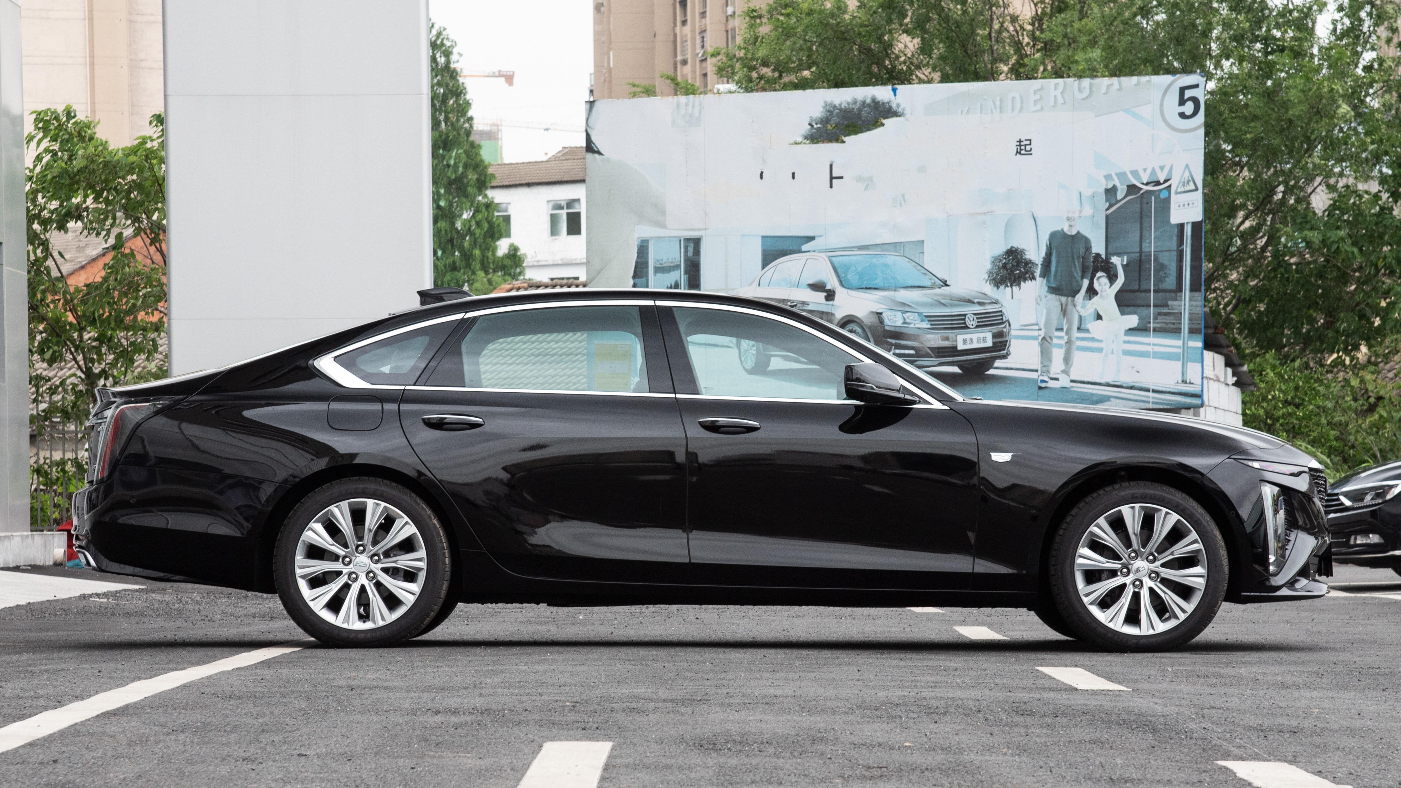被冷落的美系车！长超5米2，2.0T+10AT带电磁悬架，30天才卖313台