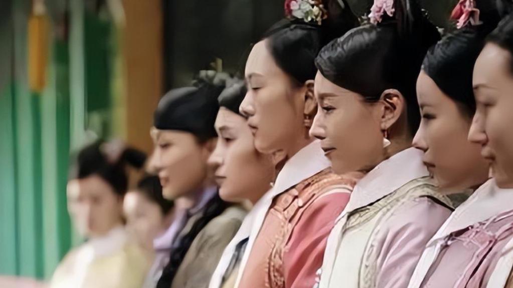 15岁宫女获雍正宠幸诞皇子，死后乾隆为她停朝3天，荣宠罕见