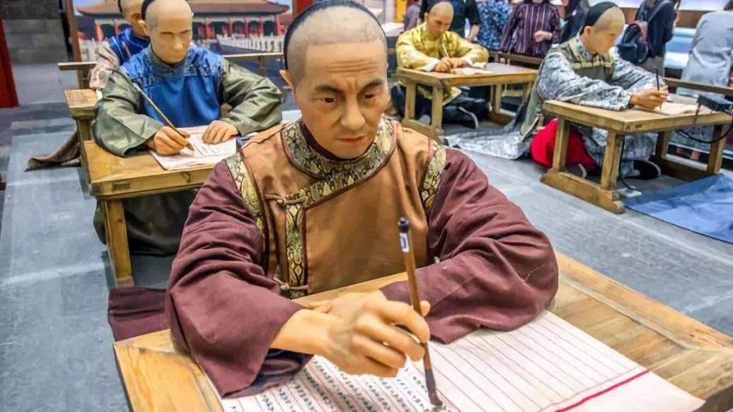 比梁实还老40岁的考生！谢启祚98岁中举，逆袭成鸿胪卿，乾隆赠联