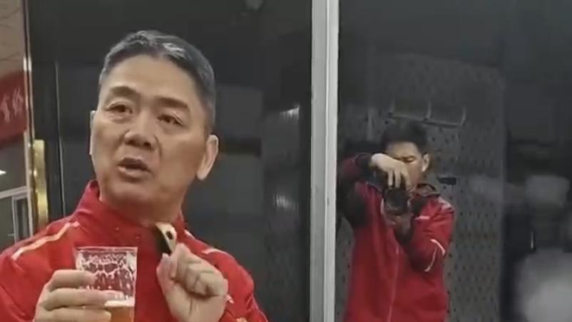 亲自下场送外卖的东子今天晚上喝多了！