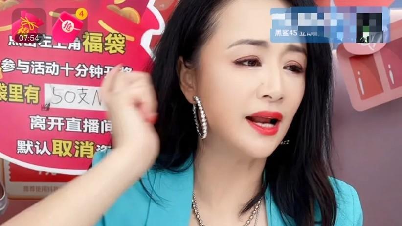 杨幂揭示51岁曹颖为何在《浪姐》引争议，背后的真相让人警醒