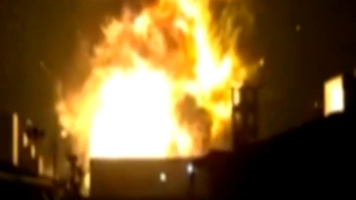 天津港爆炸案真实录像，因奸商谎话致165人遇难，经济损失高达68亿