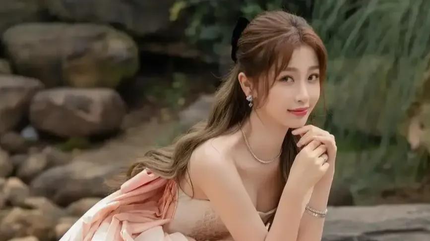 短剧演员门槛很低？白敬亭宋轶怎么在一起的？虞书欣最近？《将门毒后》选角？