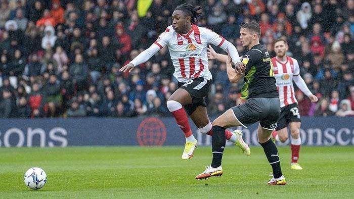 英甲焦点战深度解析：巴恩斯利VS林肯城——攻防博弈、历史恩怨