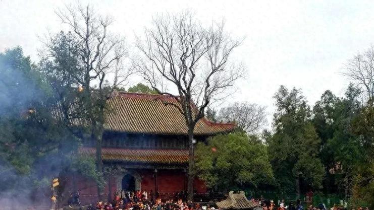 中国寺庙收入TOP3：灵隐寺7亿，静安寺2亿居前