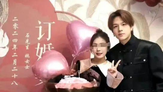 石凯塌房后首次晒照引发网友热议，路人缘崩塌不堪！