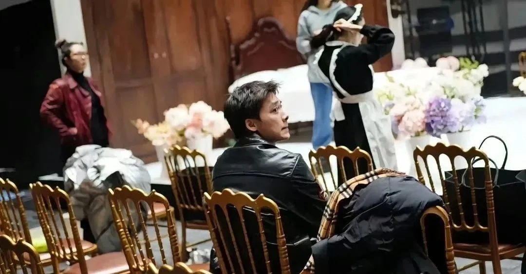 李易峰官宣复出？还用顶流王鹤棣同款场馆开演唱会？