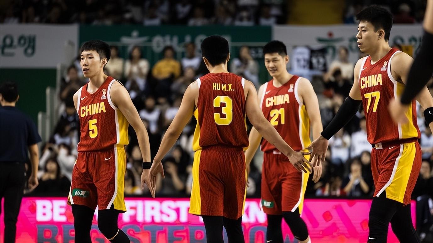 得分前十，三分命中数第二，防守又好！24岁前锋却无法入选男篮