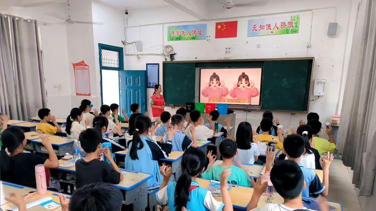 垃圾分类进校园，井冈山开展生活垃圾分类宣传周特色活动