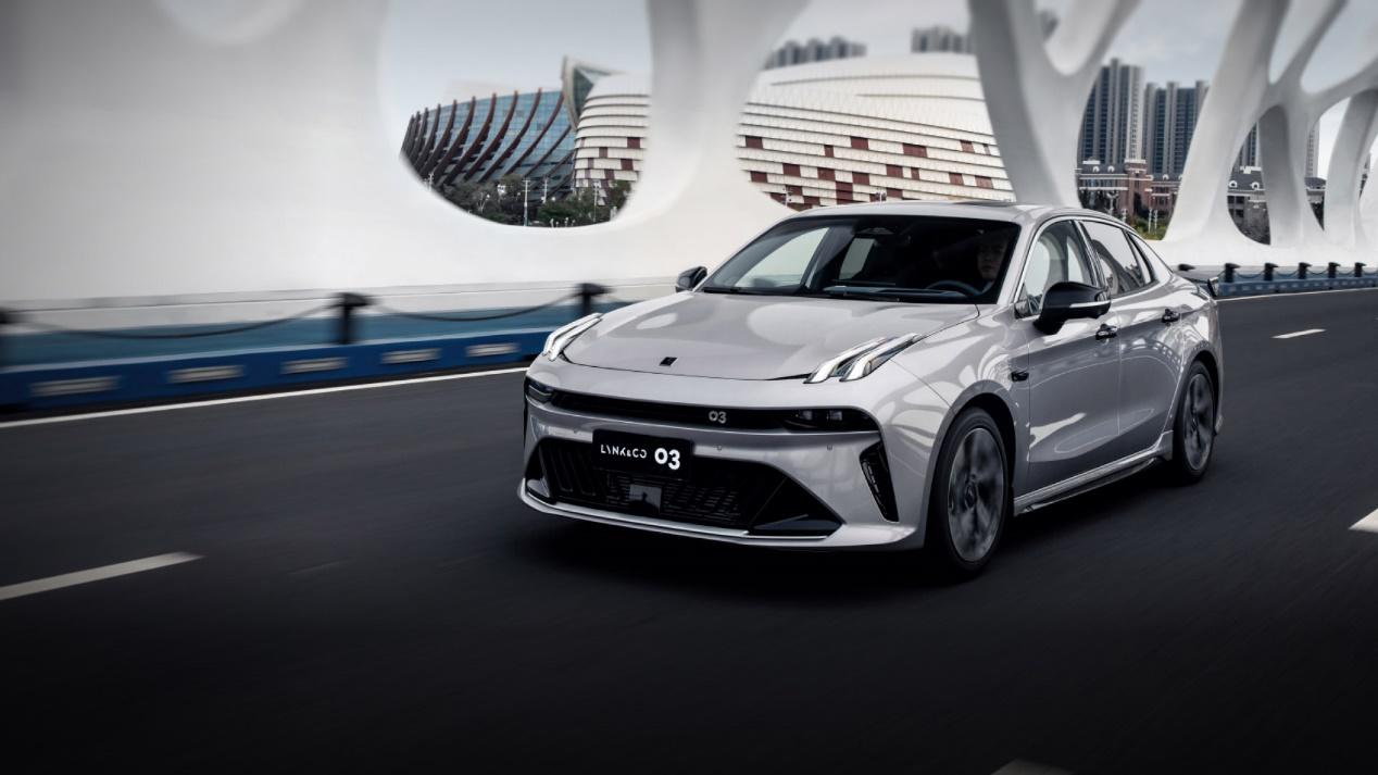 运动家轿既性能更智能，第三代领克03让你从此告别单选难题 ！