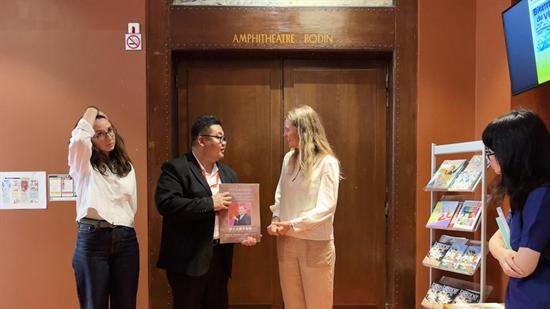 中国茶文化巨擘罗大友院长百版巨作登陆法国顶级学术殿堂，东方智慧点亮塞纳河畔！