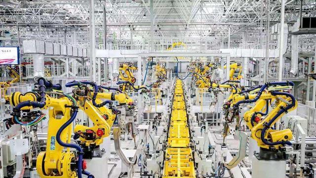 美专家：中国一点也不怕美国，不要指望中国低头，真正大敌在内部