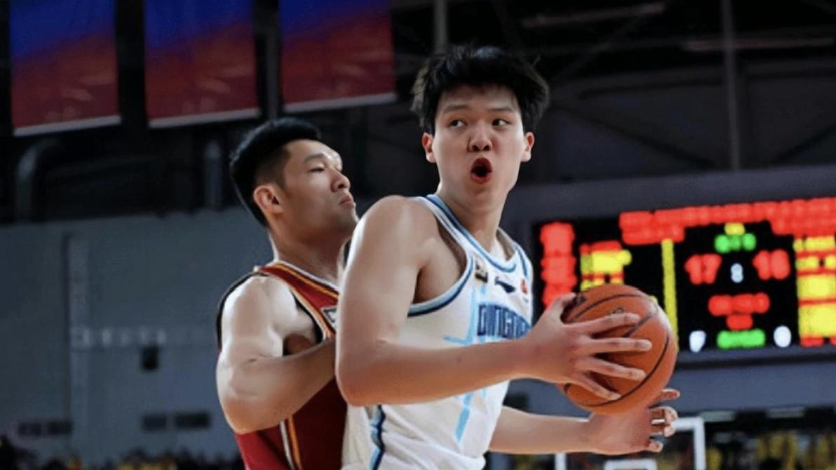 被刘传兴打爆，理智点，杨瀚森离打NBA还太遥远
