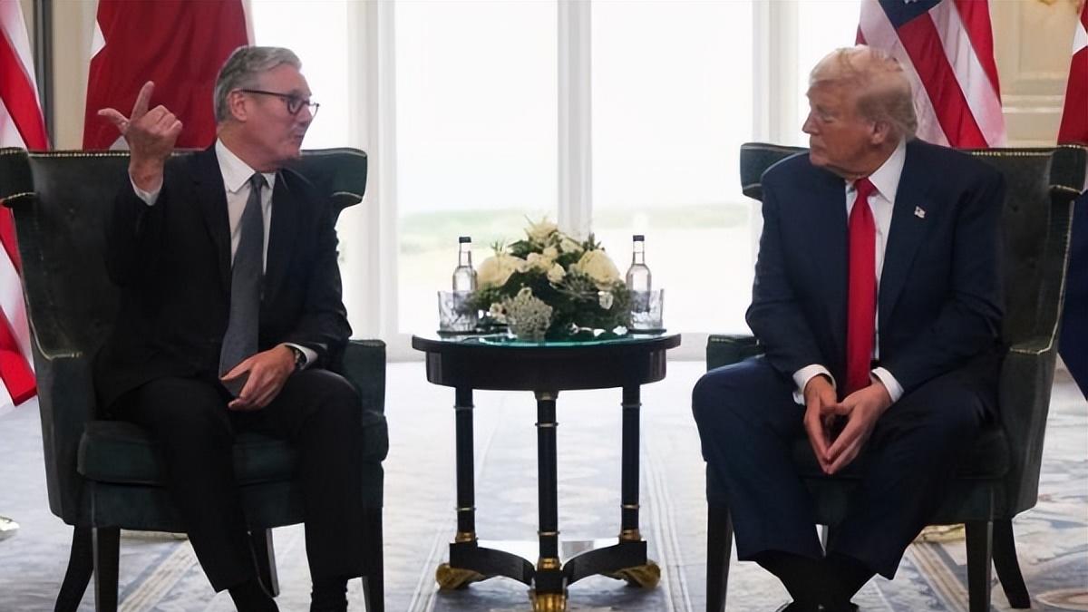 狗急跳墙了！特朗普下最后通牒：要普京10天内停火，否则二级制裁