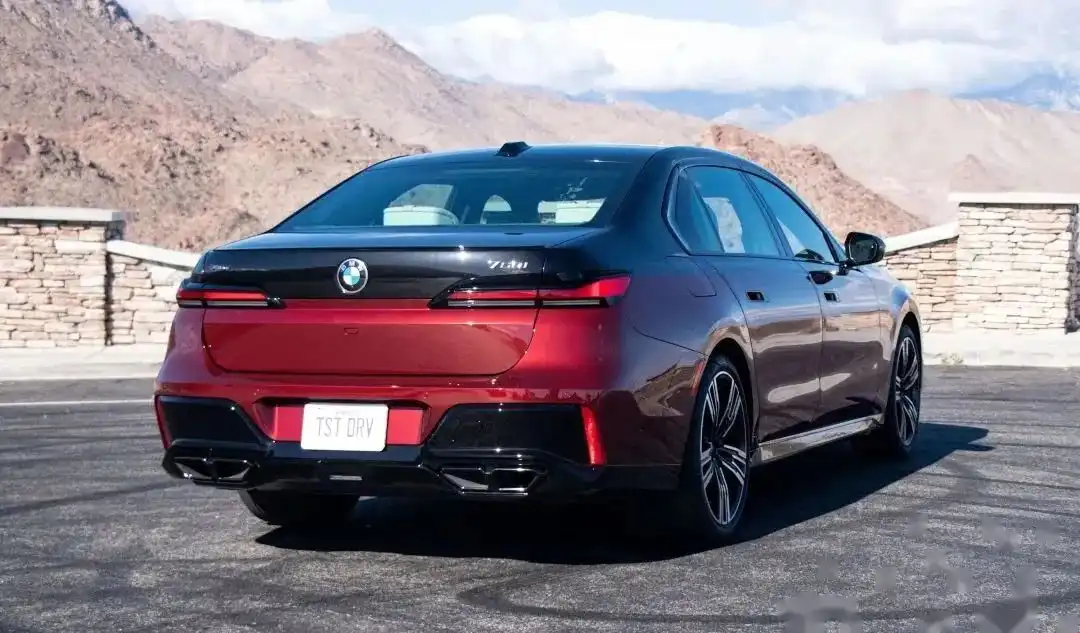 2024款宝马7系实车，颜值爆表！