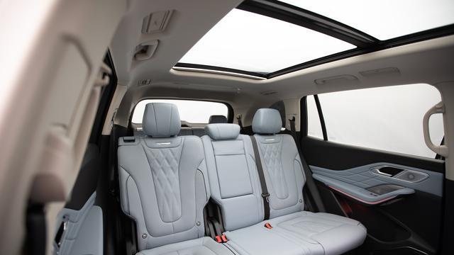 红旗HS7 PHEV如何用「技术普惠」重塑混动SUV价值标杆？