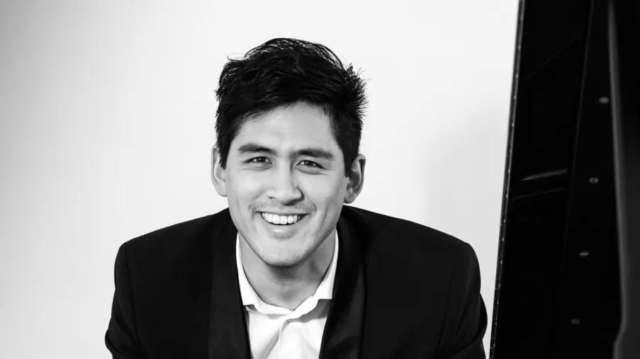 钢琴大师课|2026.1.2-1.4中德混血钢琴家尤里安·普夫鲁格曼JULIAN PFLUGMANN