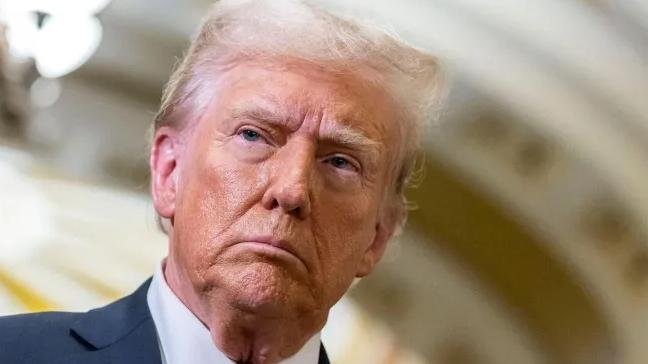 撕毁查戈斯群岛协议，英国说要等特朗普来定夺…