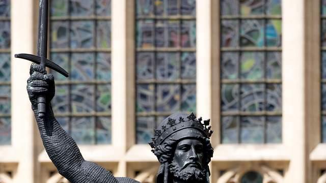 彼得大帝：西化俄国成强国，铁腕暴政骂名为何甩不掉？