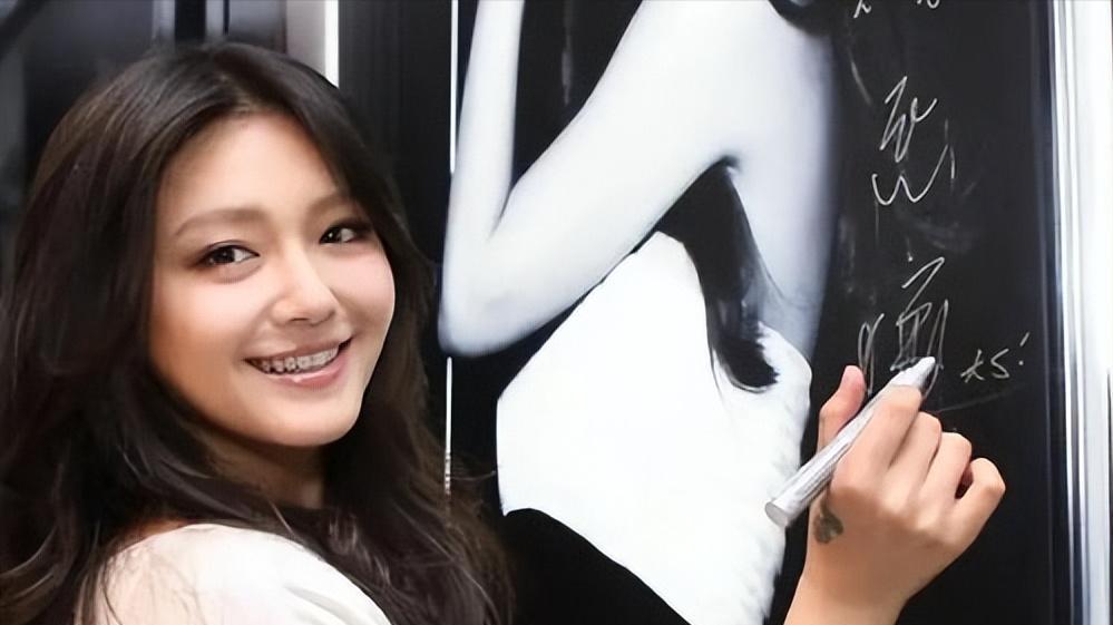 双喜临门！小月儿生日后，大S“出现”在颁奖典礼，二人一样优秀