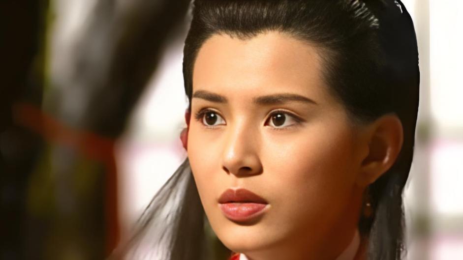 金庸给了她最美的外号，却让她为魔头生下孩子，余生过得生不如死