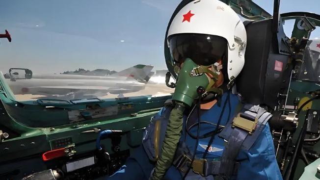 疤痕为何让青年无缘飞行员？重伤飞行员却能重返蓝天，真相令人深思！